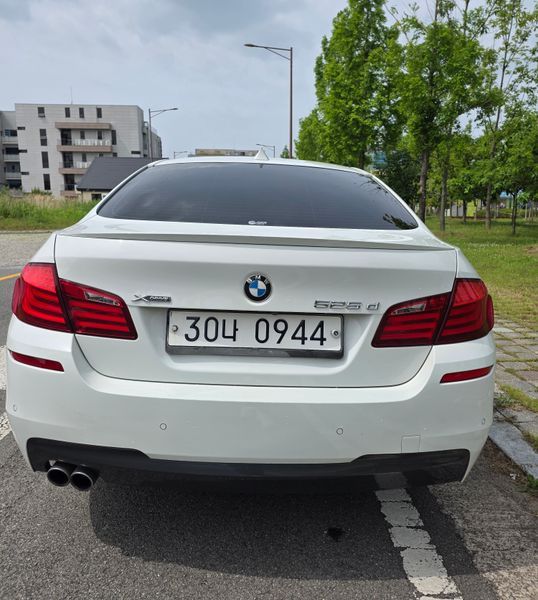 2013 BMW 5 Series 525d xDrive photo 4