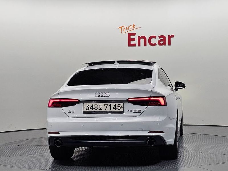 2019 Audi A5 45 TFSI Quattro Premium Sportback photo 4