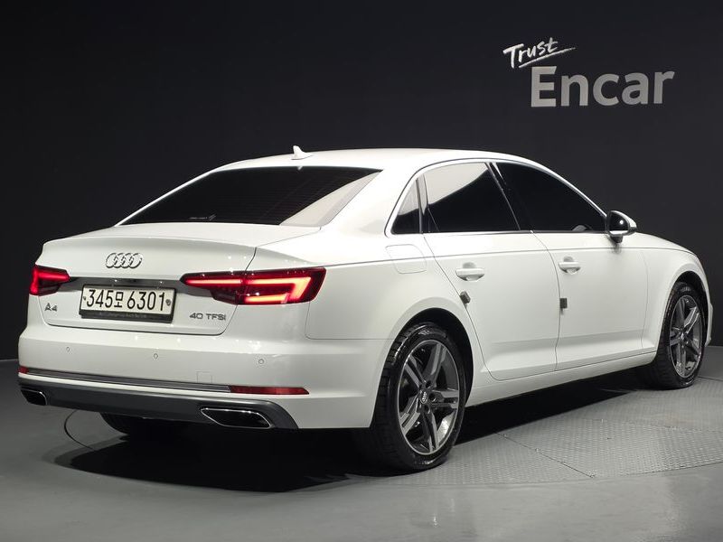 2019 Audi A4 40 TFSI Premium photo 2
