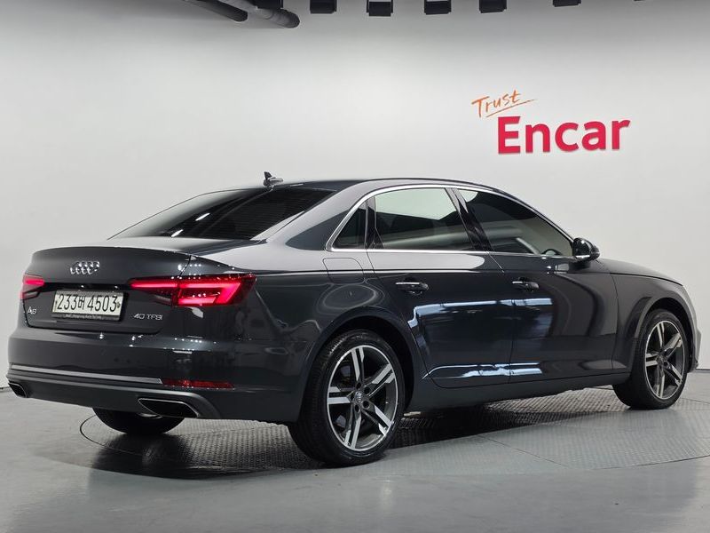 2019 Audi A4 40 TFSI Premium photo 2