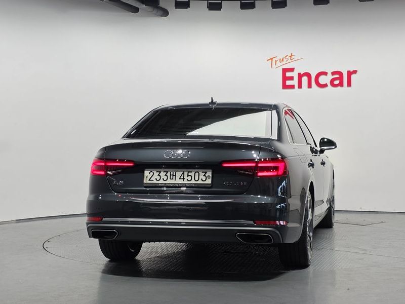 2019 Audi A4 40 TFSI Premium photo 4