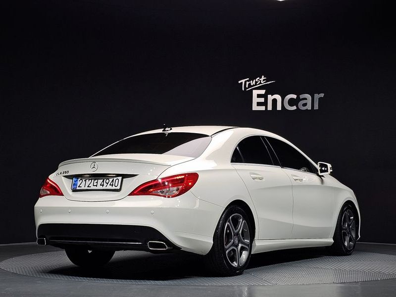 2014 Mercedes-Benz A-Class CLA250 photo 2