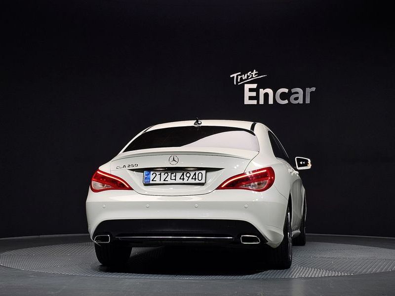 2014 Mercedes-Benz A-Class CLA250 photo 4