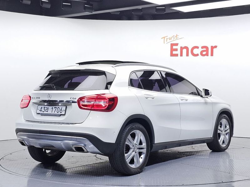 2015 Mercedes-Benz A-Class GLA200 CDI photo 2