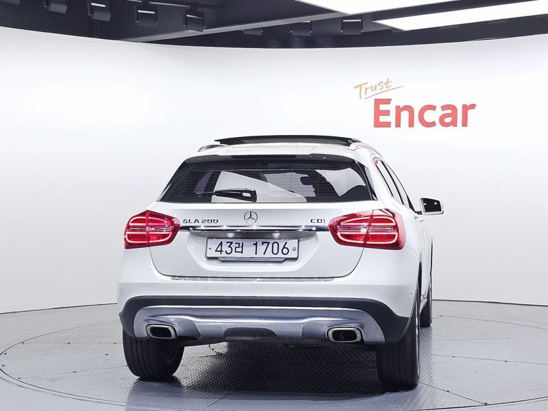 2015 Mercedes-Benz A-Class GLA200 CDI photo 4