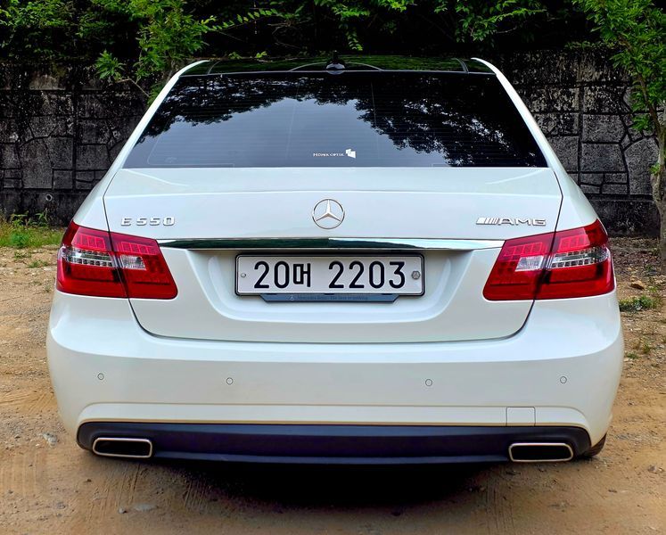 2012 Mercedes-Benz E-Class E300 Elegance photo 2