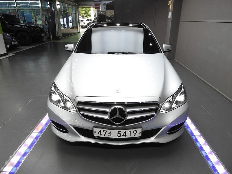 2015 Mercedes-Benz E-Class E250 BlueTec 4MATIC AV photo 3