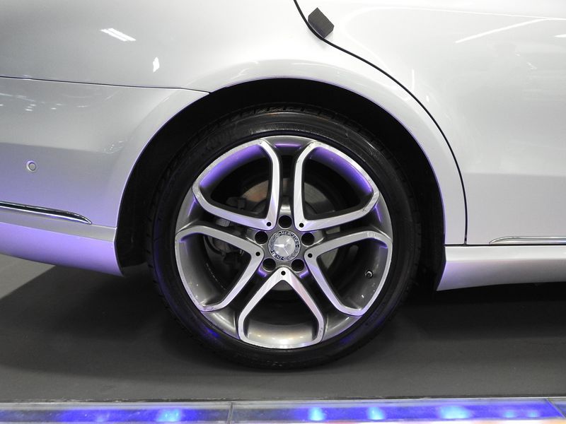 2015 Mercedes-Benz E-Class E250 BlueTec 4MATIC AV photo 5