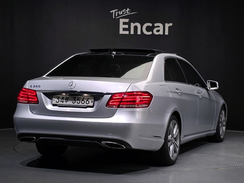 2014 Mercedes-Benz E-Class E300 Avangard photo 2