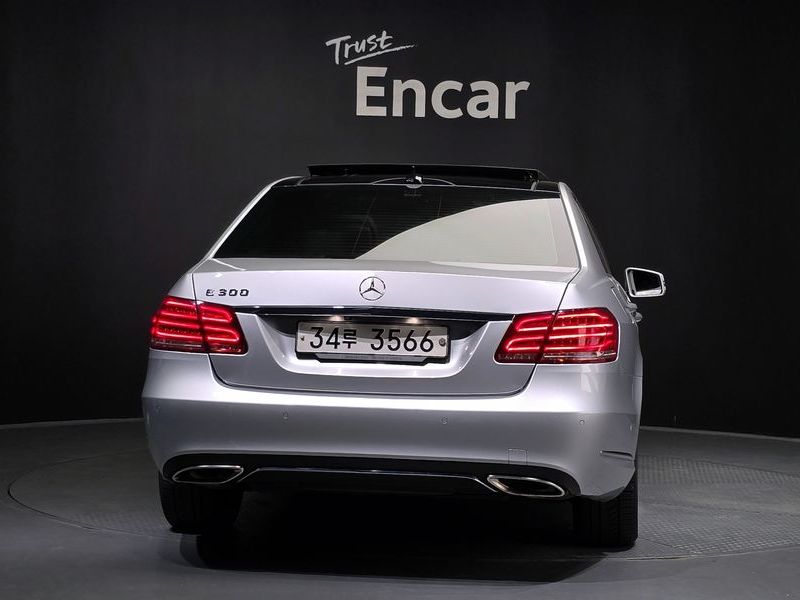 2014 Mercedes-Benz E-Class E300 Avangard photo 4