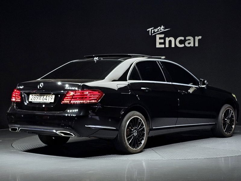 2014 Mercedes-Benz E-Class E350 4MATIC Avantgarde photo 2