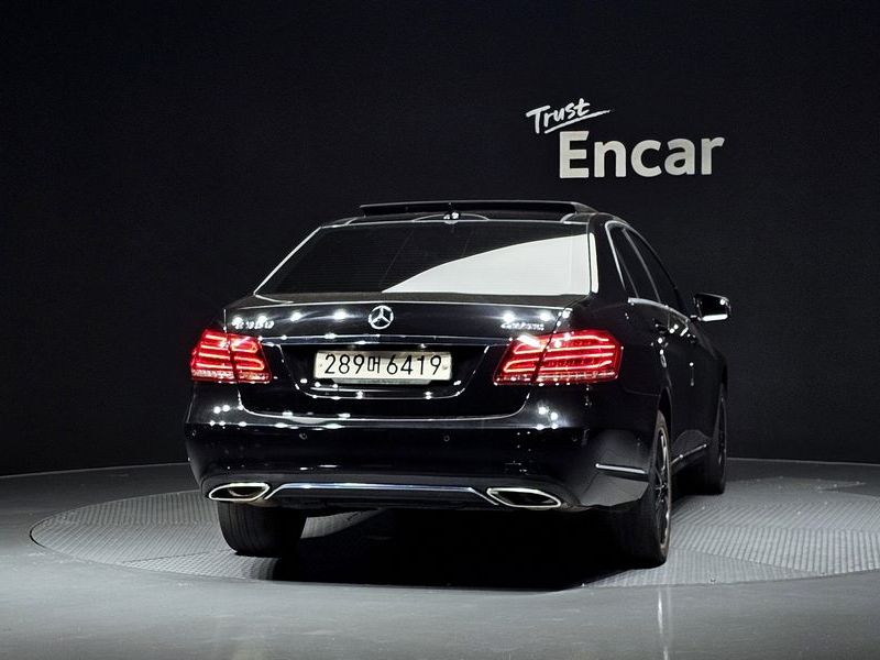 2014 Mercedes-Benz E-Class E350 4MATIC Avantgarde photo 4