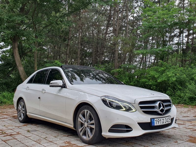 2015 Mercedes-Benz E-Class E250 BlueTec 4MATIC AV photo 4