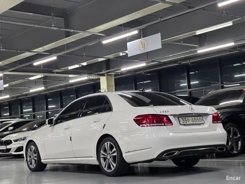 2014 Mercedes-Benz E-Class E220 CDI Avantgarde photo 2