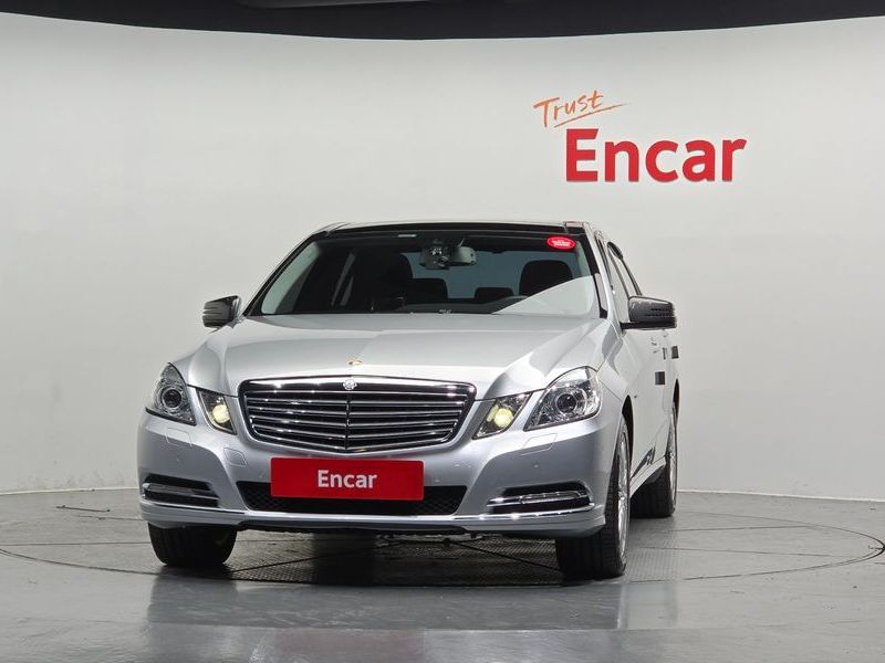 2012 Mercedes-Benz E-Class E300 Elegance photo 3
