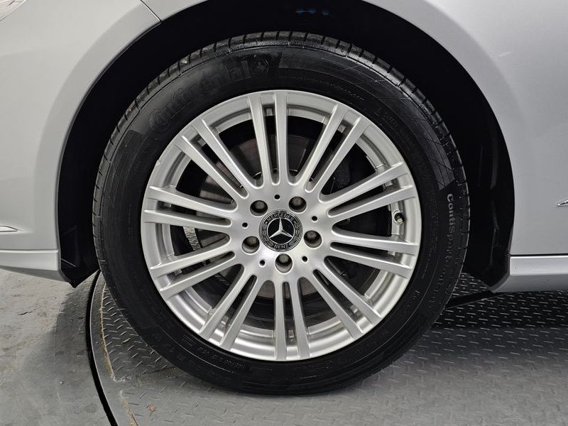 2012 Mercedes-Benz E-Class E300 Elegance photo 5