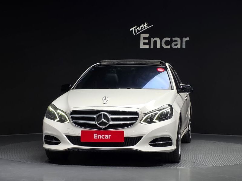 2016 Mercedes-Benz E-Class E250 BlueTec 4MATIC AV photo 3