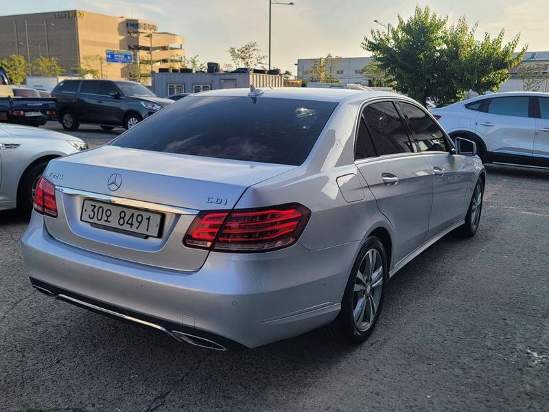 2014 Mercedes-Benz E-Class E220 CDI Avantgarde photo 3
