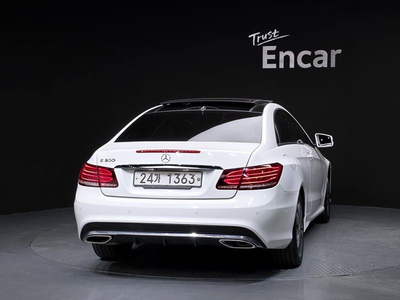 2014 Mercedes-Benz E-Class E200 Coupe photo 4