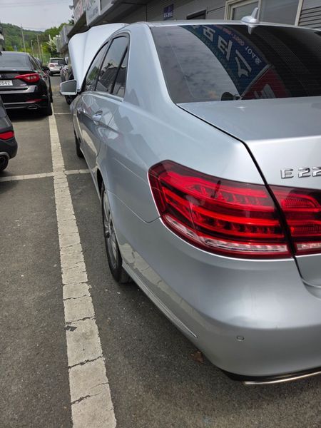 2015 Mercedes-Benz E-Class E220 Bluetec Avantgarde photo 5