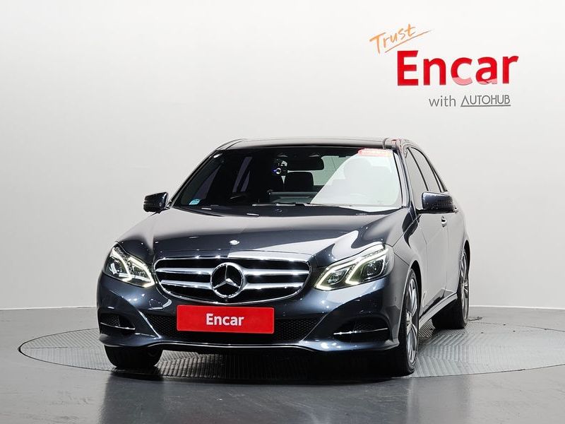 2015 Mercedes-Benz E-Class E300 4MATIC Avantgarde photo 3