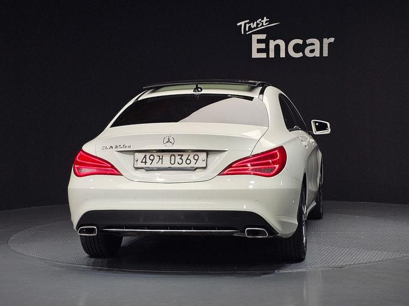 2016 Mercedes-Benz A-Class CLA200 d photo 4