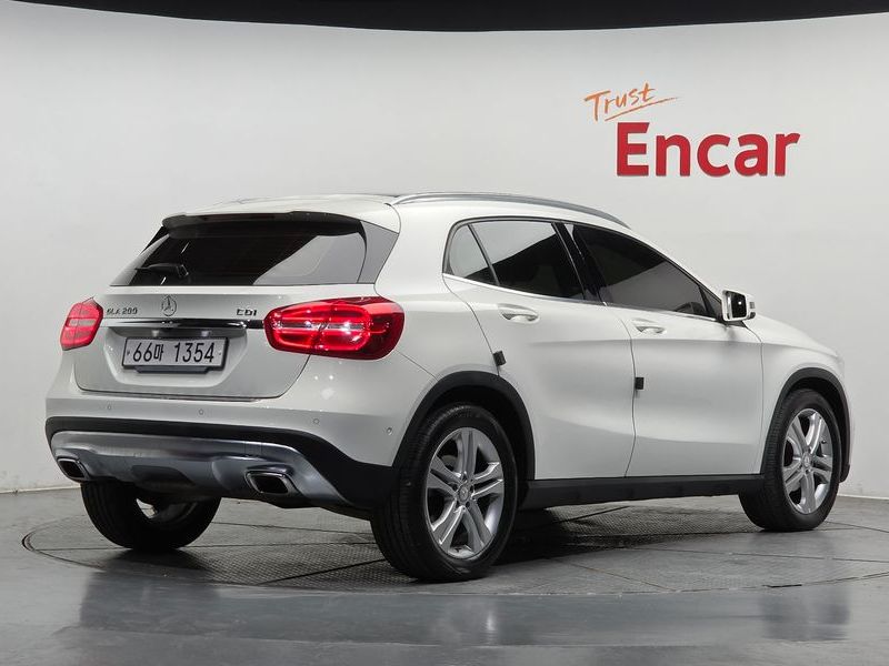 2015 Mercedes-Benz A-Class GLA200 CDI photo 2