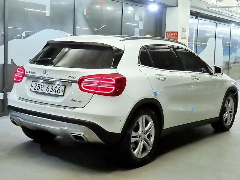 2015 Mercedes-Benz A-Class GLA200 CDI 4MATIC photo 4