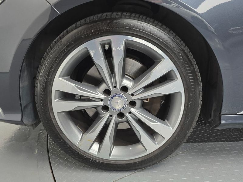 2016 Mercedes-Benz E-Class E300 4MATIC Avantgarde photo 5