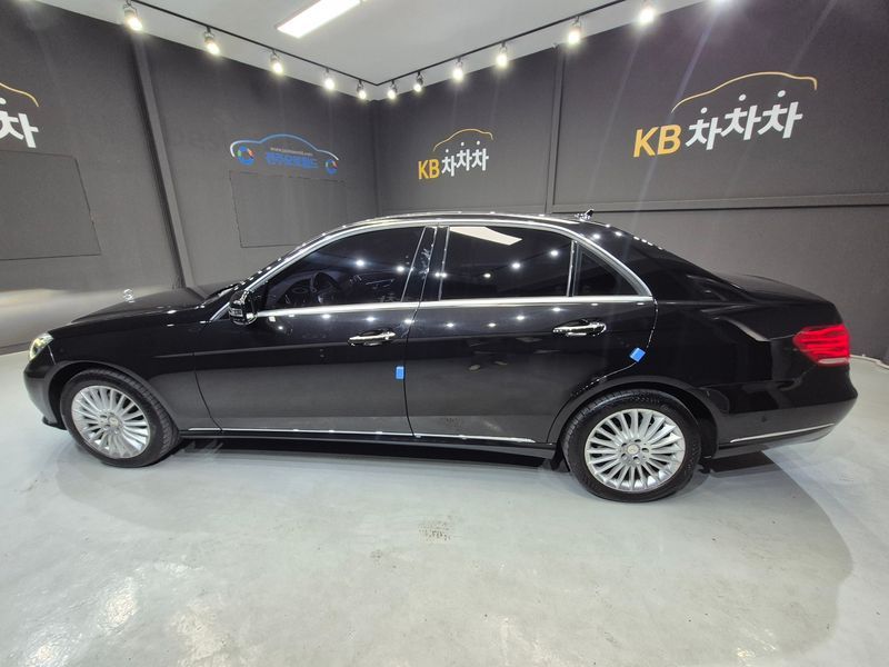 2014 Mercedes-Benz E-Class E300 Elegance photo 5