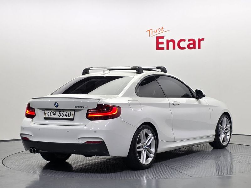 2015 BMW 2 Series 220d M Sport Coupe photo 2