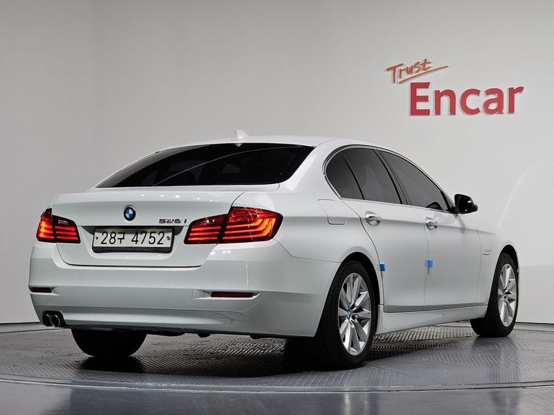 2015 BMW 5 Series 528i photo 2