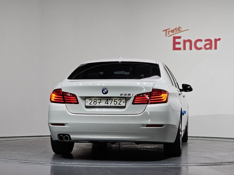 2015 BMW 5 Series 528i photo 4