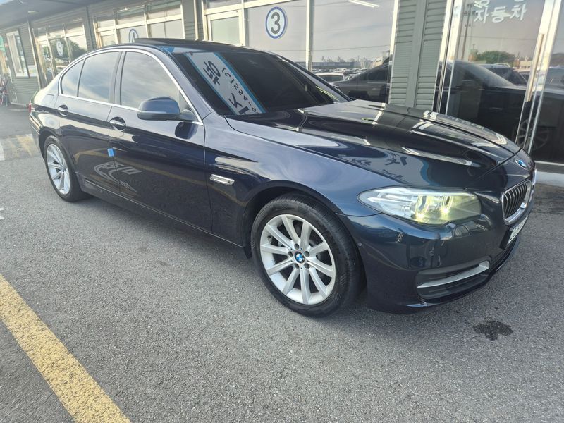 2014 BMW 5 Series 528i xDrive Luxury Plus photo 3