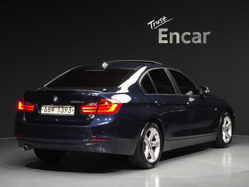 2014 BMW 3 Series 320d photo 2