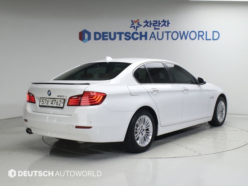 2014 BMW 5 Series 520d photo 2