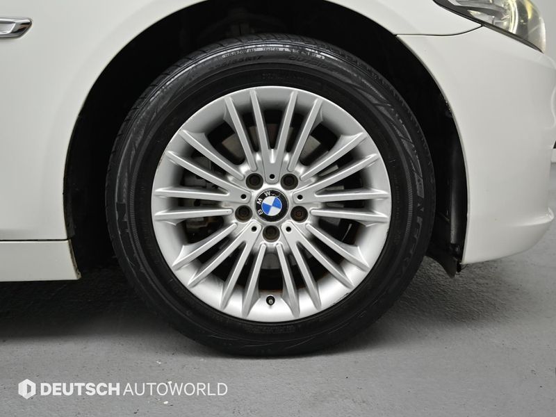 2014 BMW 5 Series 520d photo 5