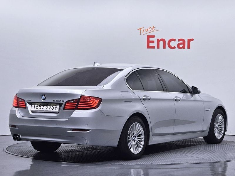 2014 BMW 5 Series 520d xDrive photo 2