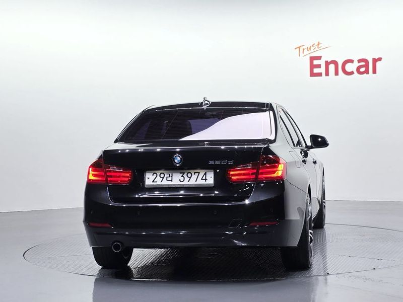 2015 BMW 3 Series 320d photo 4