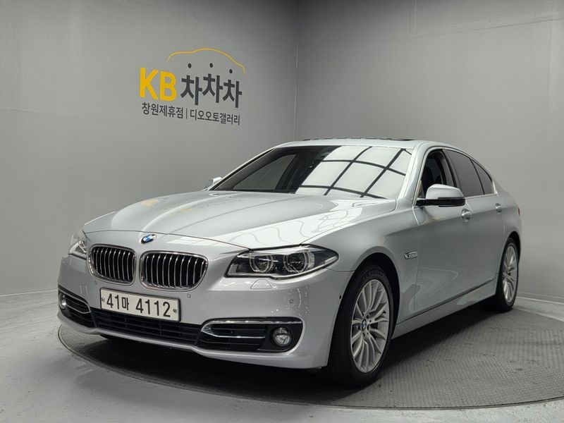 2015 BMW 5 Series 528i xDrive Luxury photo 3