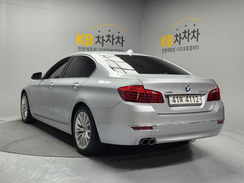 2015 BMW 5 Series 528i xDrive Luxury photo 5
