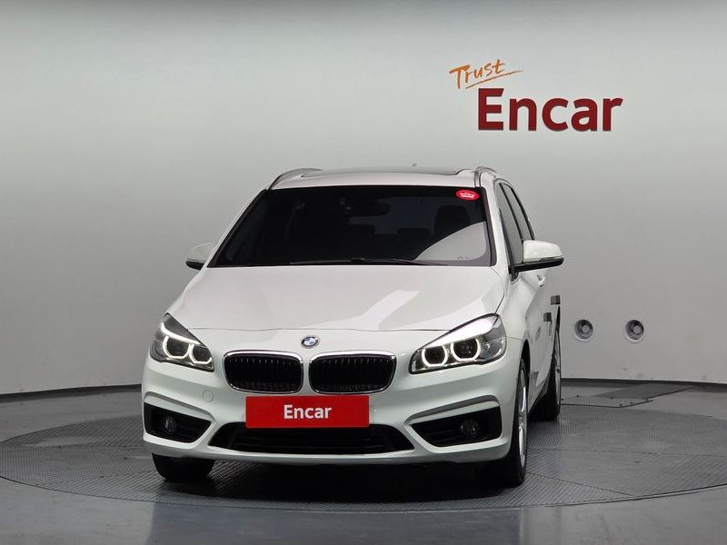 2017 BMW 2 Series Joy photo 3