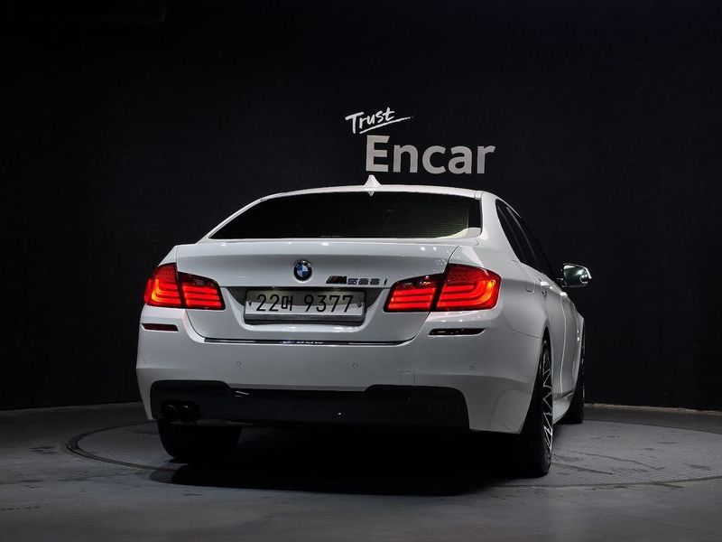 2013 BMW 5 Series 528i M Sport photo 4