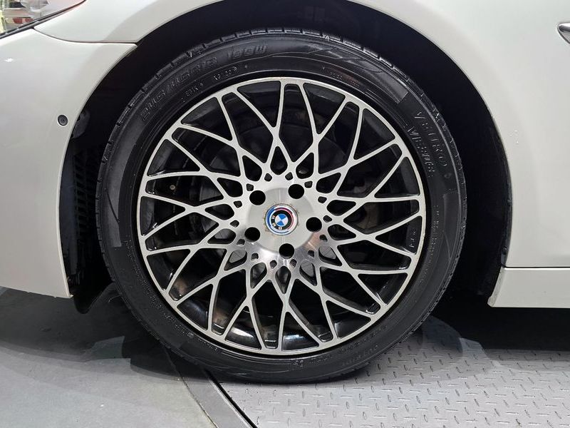 2013 BMW 5 Series 528i M Sport photo 5