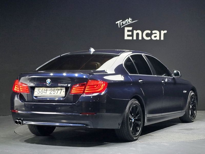 2013 BMW 5 Series 520d photo 2