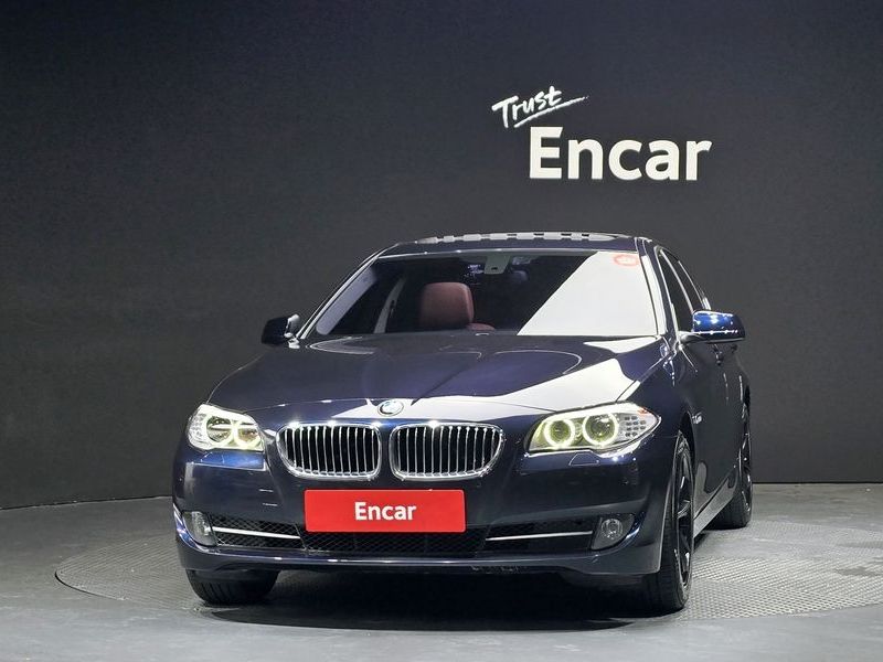 2013 BMW 5 Series 520d photo 3