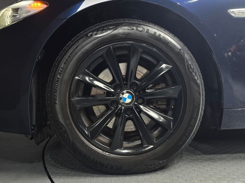 2013 BMW 5 Series 520d photo 5