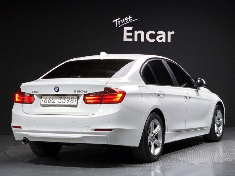 2015 BMW 3 Series 320d xDrive photo 2