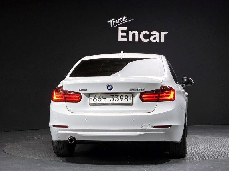 2015 BMW 3 Series 320d xDrive photo 4