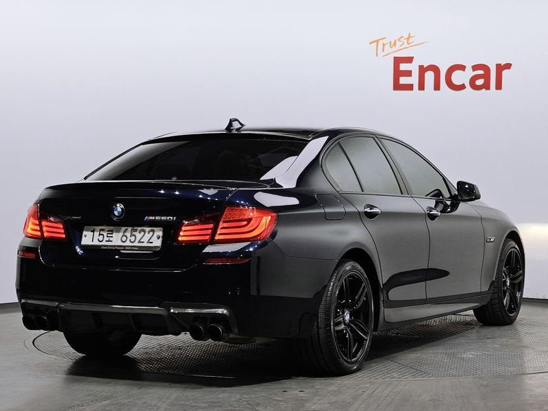 2013 BMW 5 Series 550i xDrive photo 2